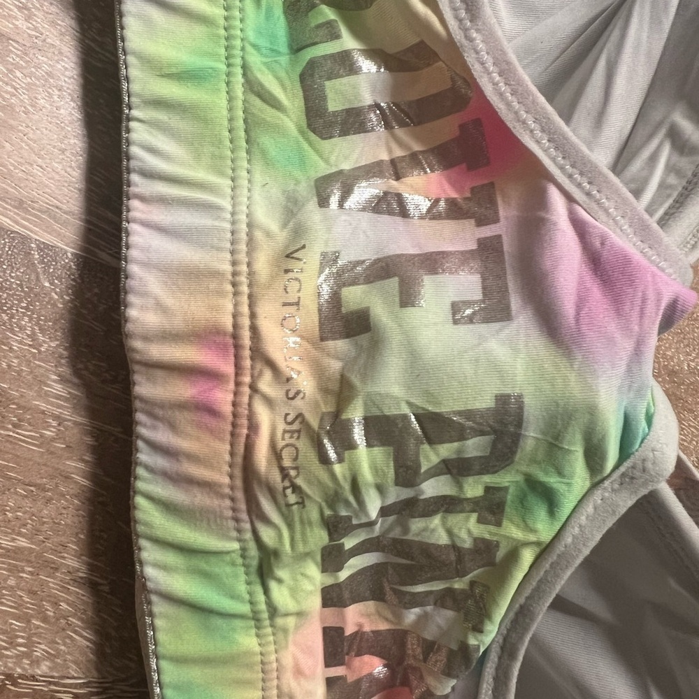 PINK Sports Bra - Picture 3 of 5